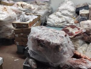 Başkentten şok görüntü! Yakalanmasaydı vatandaşa yedireceklerdi