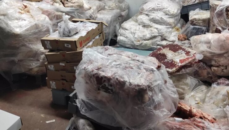 Başkentten şok görüntü! Yakalanmasaydı vatandaşa yedireceklerdi
