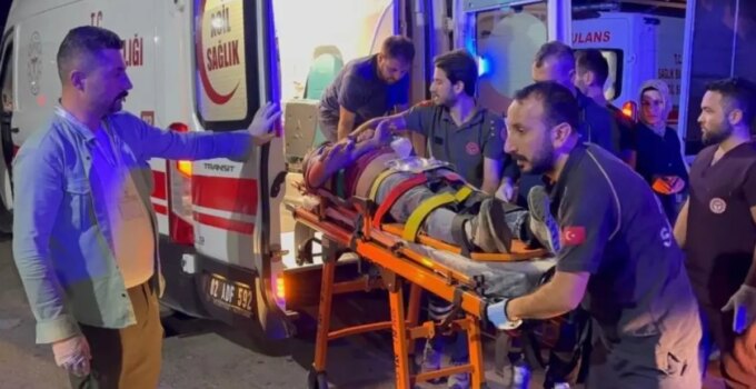 Otomobil şarampole yuvarlandı! İki ağır yaralı var