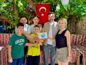 Doğanın Kucağında Bir Lezzet Vahası Dutlu Bahçe, Ayazini’nin Tarihi Dokusunda Gastronomi Rüzgârı Estiriyor